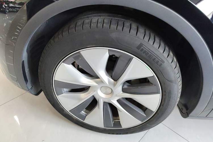 Used Tesla Model Y 2022 Revised Version Rear-Wheel Drive Left Front Wheel Hub