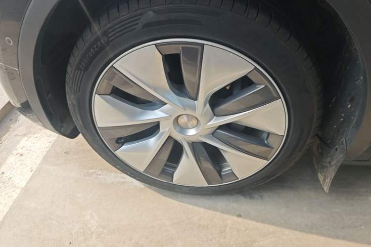 Used Tesla Model Y 2022 Rear-Wheel-Drive Version Left Front Wheel Hub