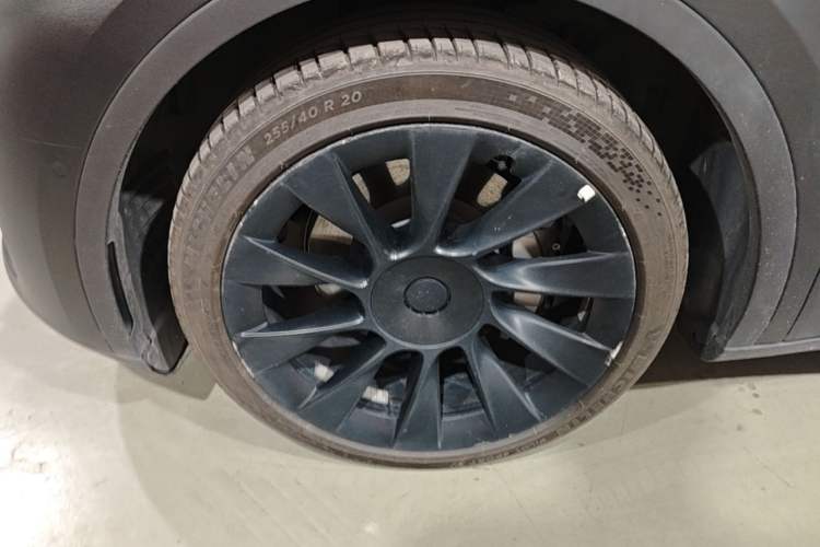 Used Tesla Model Y 2022 Revised Version Rear-Wheel Drive Left Front Wheel Hub