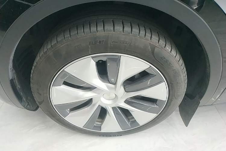 Used Tesla Model Y 2022 Revised Version Rear-Wheel Drive Left Front Wheel Hub