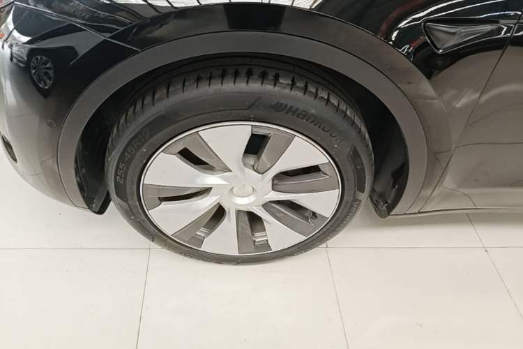 Used Tesla Model Y 2022 Rear-Wheel-Drive Version Left Front Wheel Hub