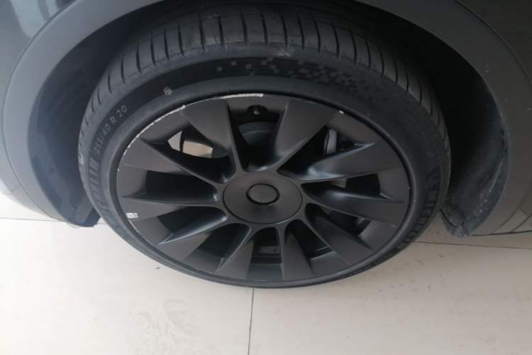 Used Tesla Model Y 2022 Rear-Wheel-Drive Version Left Front Wheel Hub