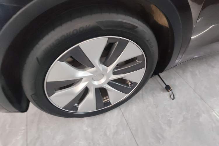 Used Tesla Model Y 2022 Revised Version Rear-Wheel Drive Left Front Wheel Hub