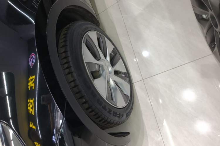Used Tesla Model Y 2022 Revised Version Rear-Wheel Drive Left Front Wheel Hub