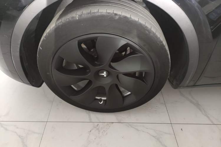 Used Tesla Model Y 2022 Revised Version Rear-Wheel Drive Left Front Wheel Hub