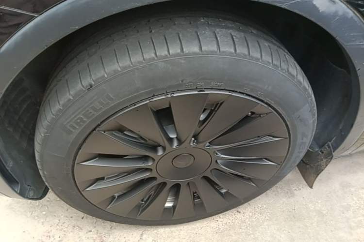Used Tesla Model Y 2022 Revised Version Rear-Wheel Drive Left Front Wheel Hub