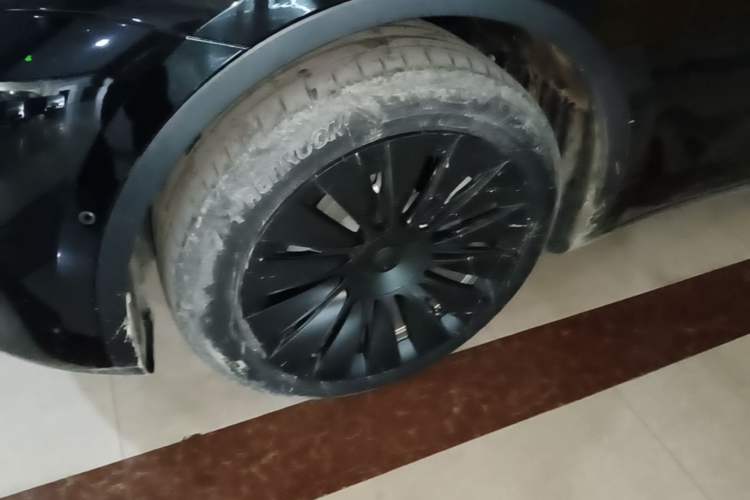 Used Tesla Model Y 2022 Rear-Wheel-Drive Version Left Front Wheel Hub