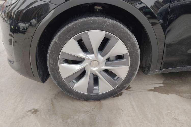 Used Tesla Model Y 2022 Revised Version Rear-Wheel Drive Left Front Wheel Hub