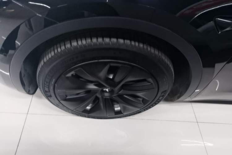 Used Tesla Model Y 2022 Revised Version Rear-Wheel Drive Left Front Wheel Hub