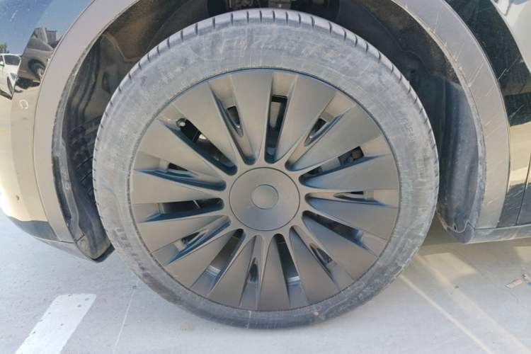 Used Tesla Model Y 2022 Revised Version Rear-Wheel Drive Left Front Wheel Hub