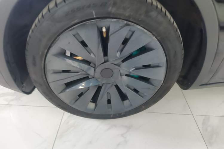 Used Tesla Model Y 2022 Revised Version Rear-Wheel Drive Left Front Wheel Hub