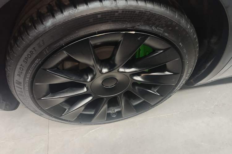 Used Tesla Model Y 2022 Revised Version Long-Range All-Wheel Drive Left Front Wheel Hub