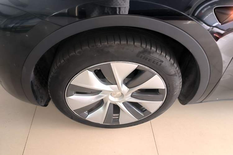 Used Tesla Model Y 2022 Rear-Wheel-Drive Version Left Front Wheel Hub