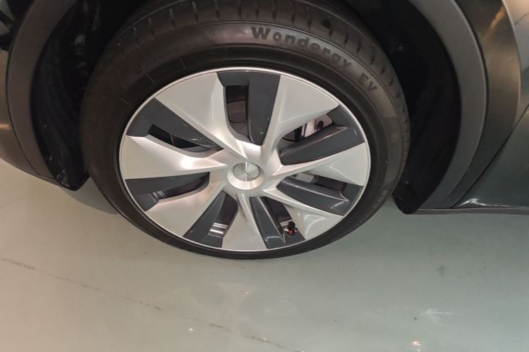 Used Tesla Model Y 2022 Revised Version Rear-Wheel Drive Left Front Wheel Hub