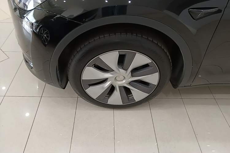 Used Tesla Model Y 2022 Revised Version Rear-Wheel Drive Left Front Wheel Hub