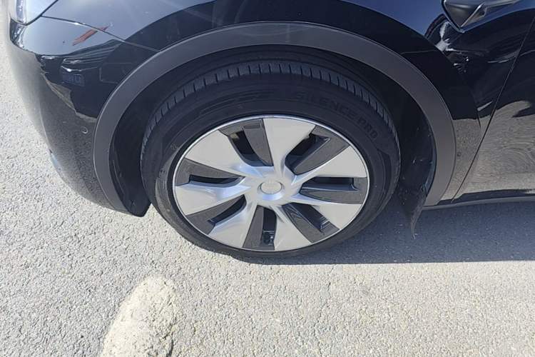 Used Tesla Model Y 2022 Rear-Wheel-Drive Version Left Front Wheel Hub