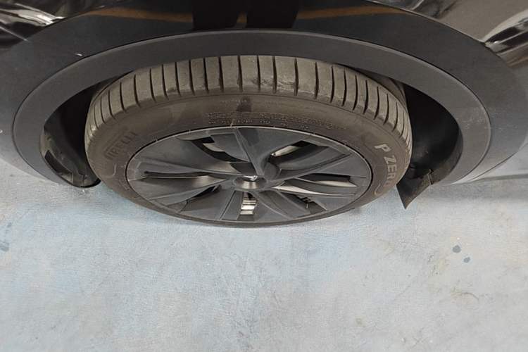 Used Tesla Model Y 2022 Revised Version Rear-Wheel Drive Left Front Wheel Hub