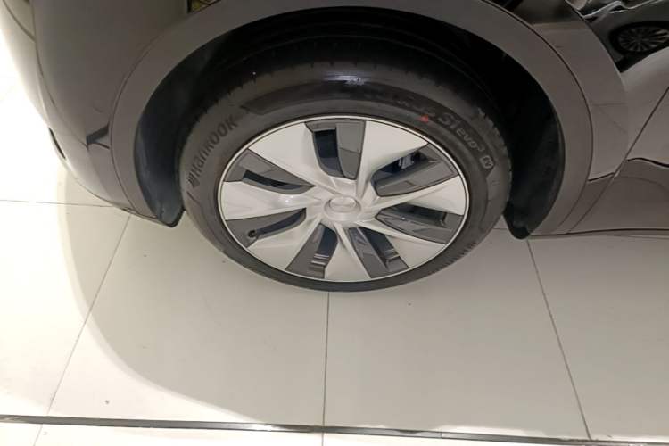 Used Tesla Model Y 2022 Revised Version Rear-Wheel Drive Left Front Wheel Hub