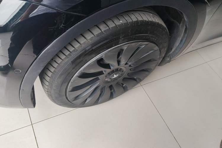 Used Tesla Model Y 2022 Revised Version Rear-Wheel Drive Left Front Wheel Hub