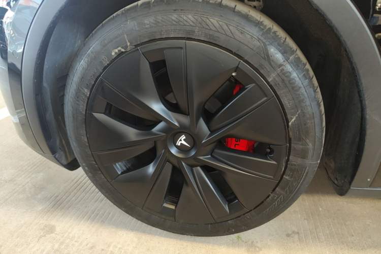 Used Tesla Model Y 2022 Rear-Wheel-Drive Version Left Front Wheel Hub