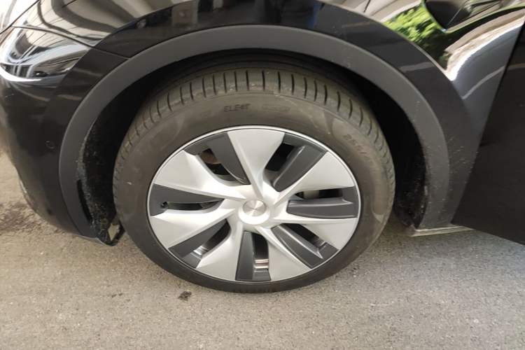 Used Tesla Model Y 2022 Revised Version Rear-Wheel Drive Left Front Wheel Hub