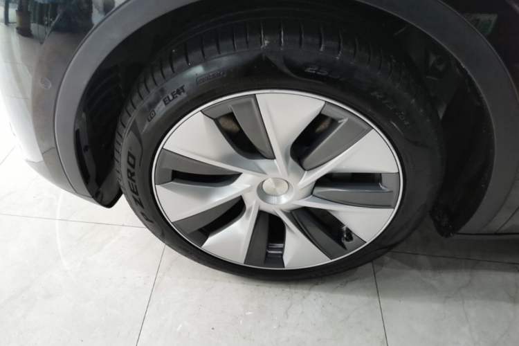 Used Tesla Model Y 2022 Revised Version Rear-Wheel Drive Left Front Wheel Hub