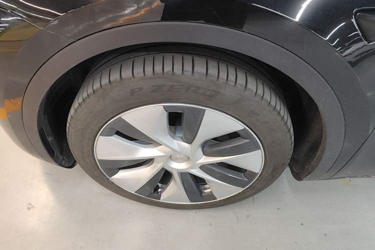 Used Tesla Model Y 2022 Revised Version Rear-Wheel Drive Left Front Wheel Hub