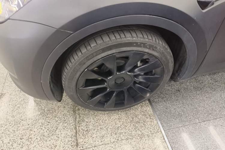 Used Tesla Model Y 2022 Revised Version Rear-Wheel Drive Left Front Wheel Hub