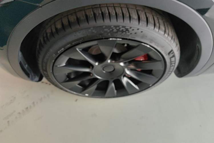 Used Tesla Model Y 2022 Rear-Wheel-Drive Version Left Front Wheel Hub