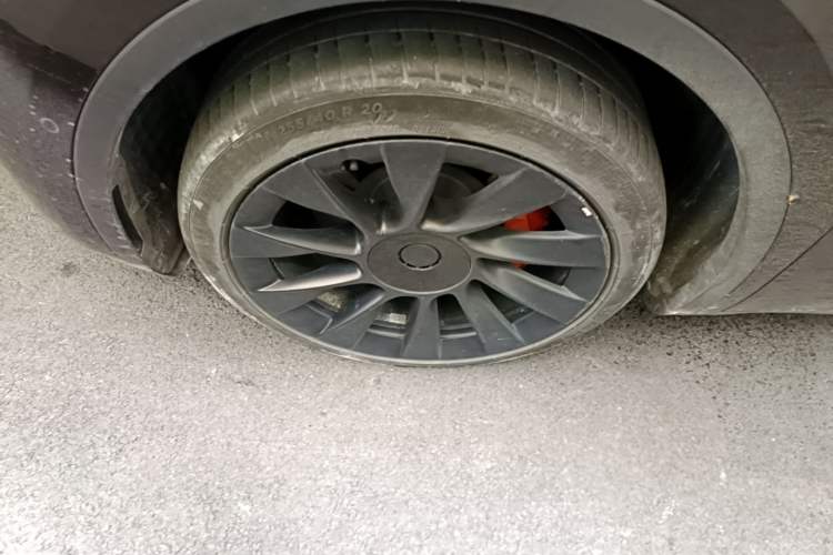 Used Tesla Model Y 2022 Revised Version Rear-Wheel Drive Left Front Wheel Hub
