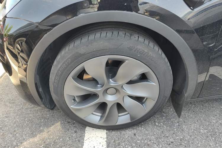 Used Tesla Model Y 2022 Revised Version Rear-Wheel Drive Left Front Wheel Hub
