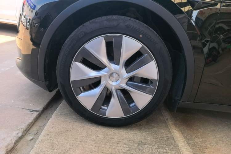 Used Tesla Model Y 2022 Revised Version Rear-Wheel Drive Left Front Wheel Hub