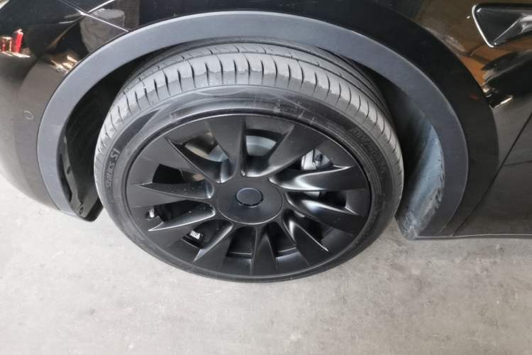 Used Tesla Model Y 2022 Rear-Wheel-Drive Version Left Front Wheel Hub