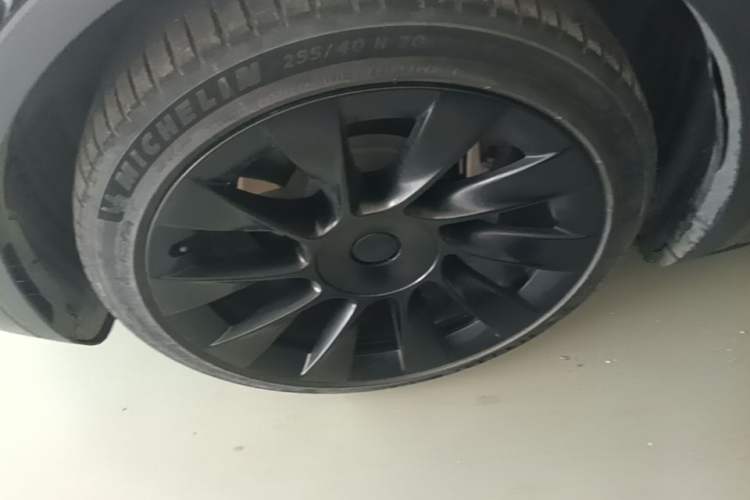 Used Tesla Model Y 2022 Rear-Wheel-Drive Version Left Front Wheel Hub