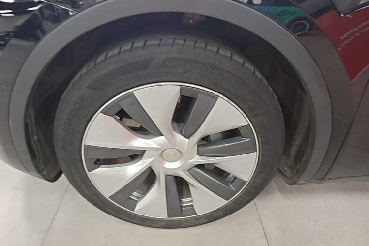 Used Tesla Model Y 2022 Revised Version Rear-Wheel Drive Left Front Wheel Hub