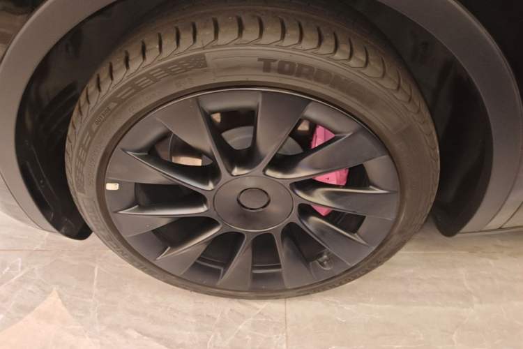 Used Tesla Model Y 2022 Rear-Wheel-Drive Version Left Front Wheel Hub