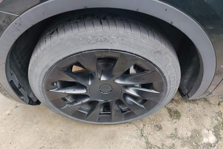 Used Tesla Model Y 2022 Rear-Wheel-Drive Version Left Front Wheel Hub