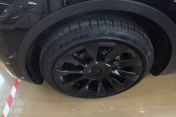 Used Tesla Model Y 2022 Revised Version Rear-Wheel Drive Left Front Wheel Hub