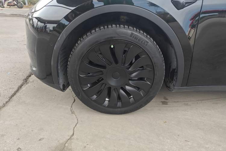 Used Tesla Model Y 2022 Rear-Wheel-Drive Version Left Front Wheel Hub