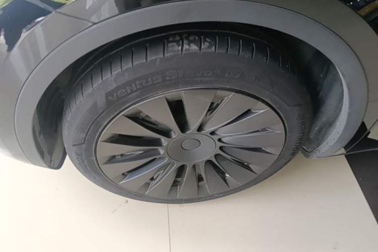 Used Tesla Model Y 2022 Revised Version Rear-Wheel Drive Left Front Wheel Hub