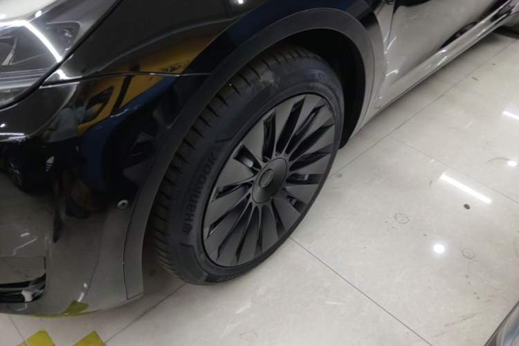 Used Tesla Model Y 2022 Rear-Wheel-Drive Version Left Front Wheel Hub