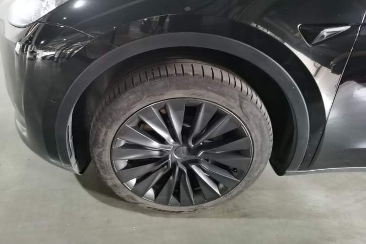 Used Tesla Model Y 2022 Revised Version Rear-Wheel Drive Left Front Wheel Hub