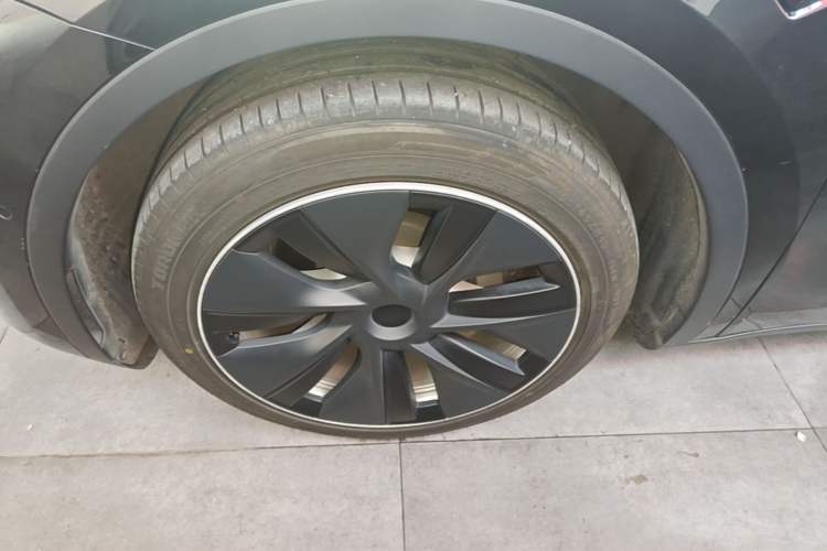 Used Tesla Model Y 2022 Rear-Wheel-Drive Version Left Front Wheel Hub