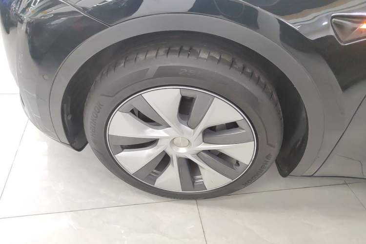 Used Tesla Model Y 2022 Revised Version Rear-Wheel Drive Left Front Wheel Hub
