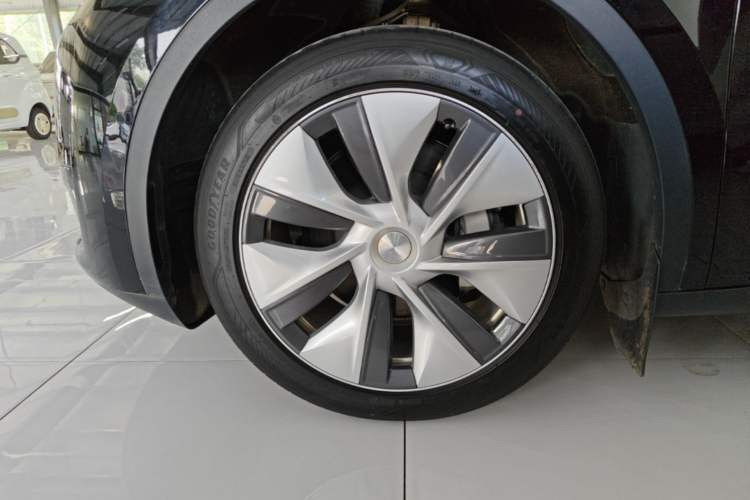 Used Tesla Model Y 2022 Revised Version Rear-Wheel Drive Left Front Wheel Hub