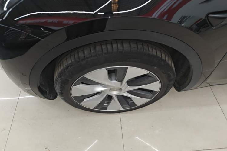 Used Tesla Model Y 2022 Revised Version Rear-Wheel Drive Left Front Wheel Hub
