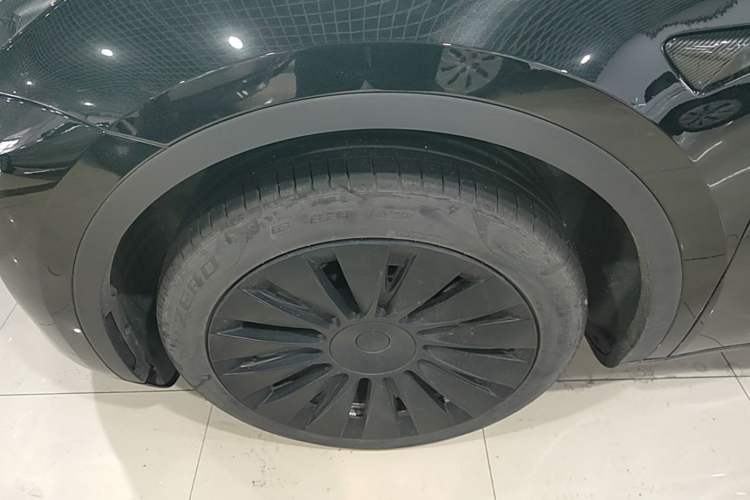 Used Tesla Model Y 2022 Rear-Wheel-Drive Version Left Front Wheel Hub