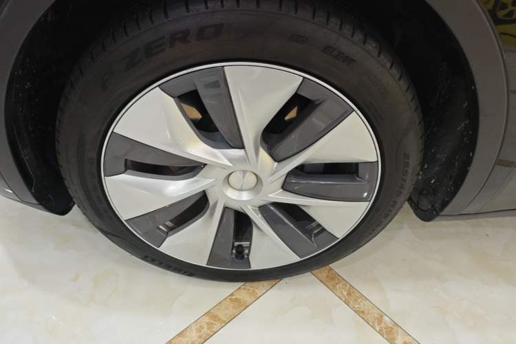 Used Tesla Model Y 2022 Revised Version Rear-Wheel Drive Left Front Wheel Hub