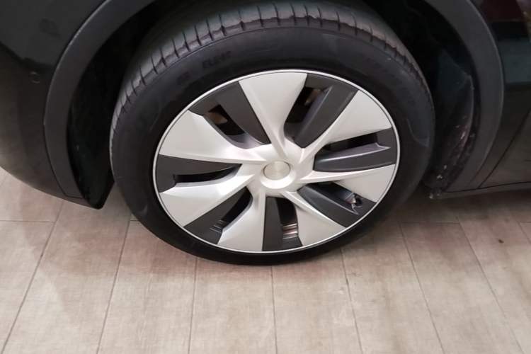 Used Tesla Model Y 2022 Revised Version Rear-Wheel Drive Left Front Wheel Hub