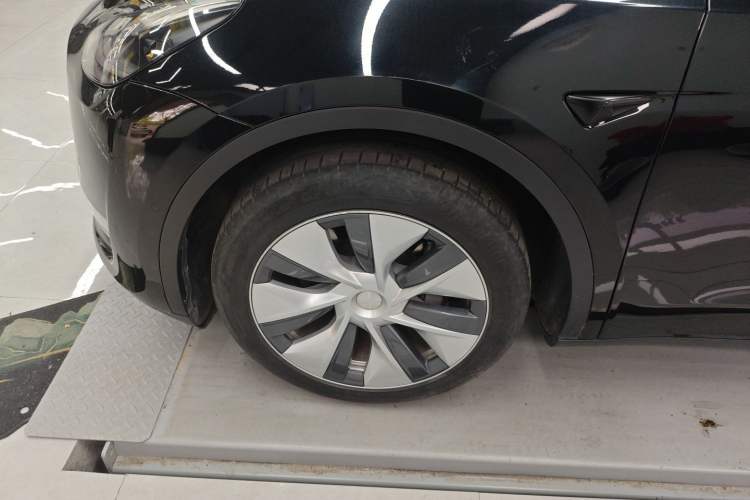 Used Tesla Model Y 2022 Revised Version Long-Range All-Wheel Drive Left Front Wheel Hub